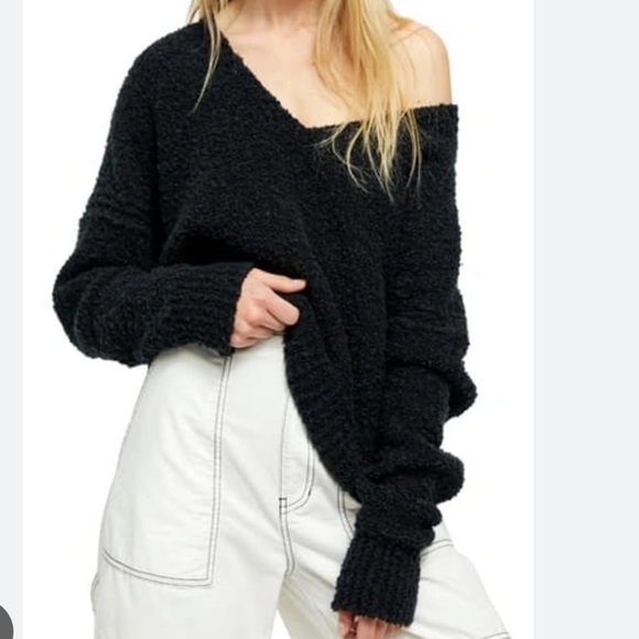 Free People Sweaters - Free People Finder’s keepers textured black v-neck/off the shoulder sweater
